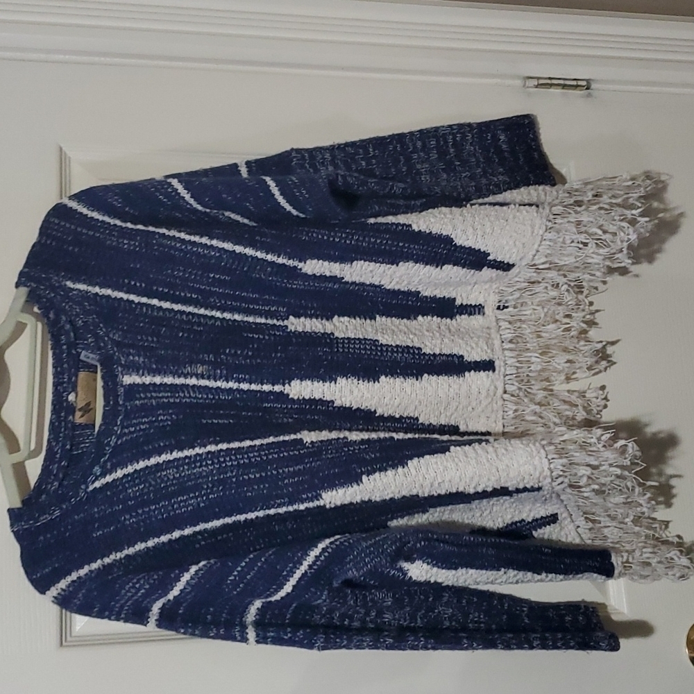 Ladies sweater size medium/large katsumi